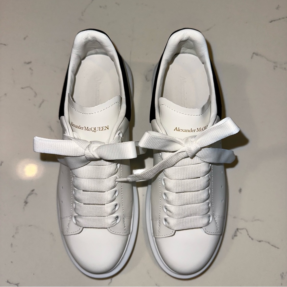Alexander McQueen 7.5 women’s